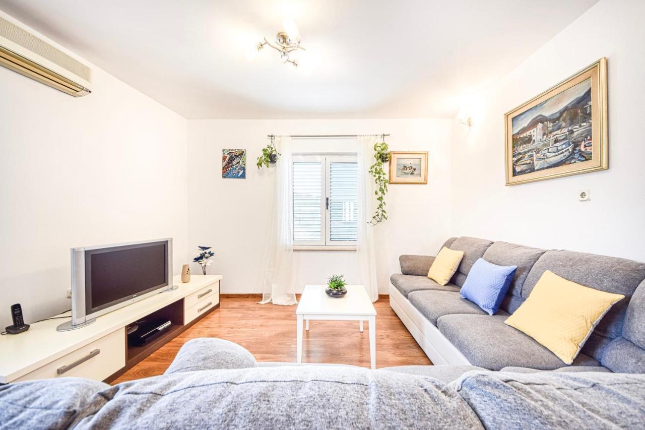 Apartman Andrej Povlja  Room photo